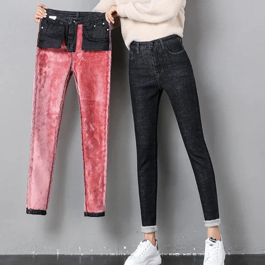 Calça jeans feminina com forro aveludado